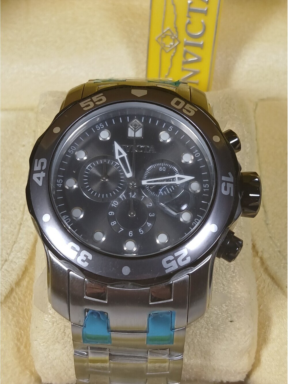 INVICTA PRO DIVER SCUBA 17083 48MM QUARTZ WATCH, BOX & Papers Stainless Steel